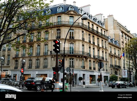 Paris Avenue Montaigne 